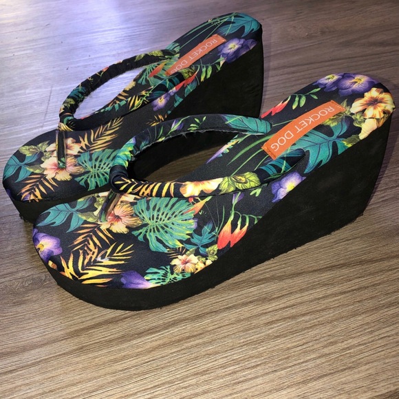 Rocket Dog Shoes Rocket Dog Floral Platform Flip Flop Poshmark